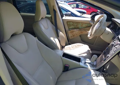 2010 Volvo Xc60 3.2 from USA, damaged, VIN YV4982DL9A2051239